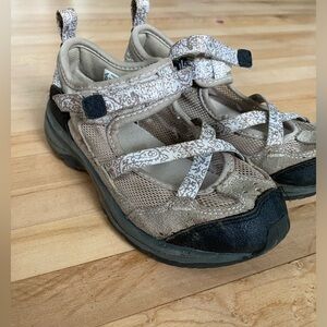 LANDS END - All weather sandal/shoe